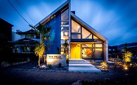 The Villa & Barrel Lounge